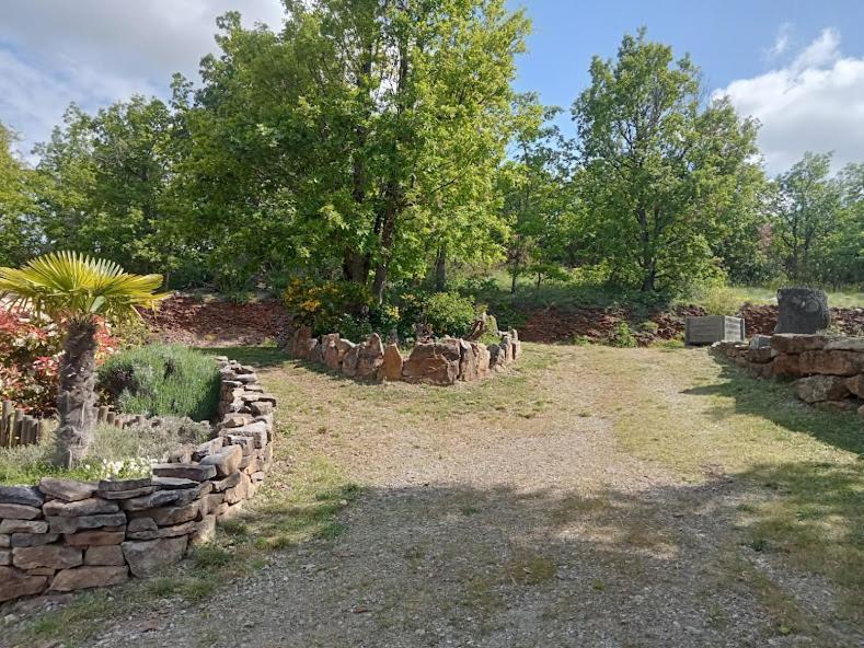 Gite De Cayssie Verrieres  エクステリア 写真
